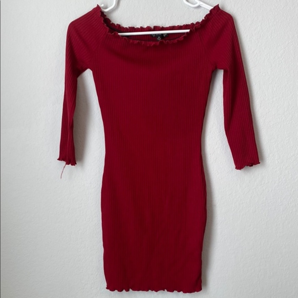 Iris Elegant Red Long Sleeve Dress